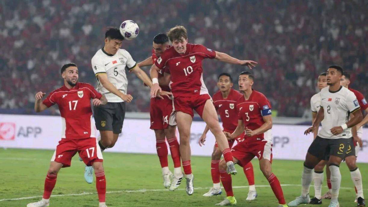 印尼球队奋力拼搏成功进入淘汰阶段