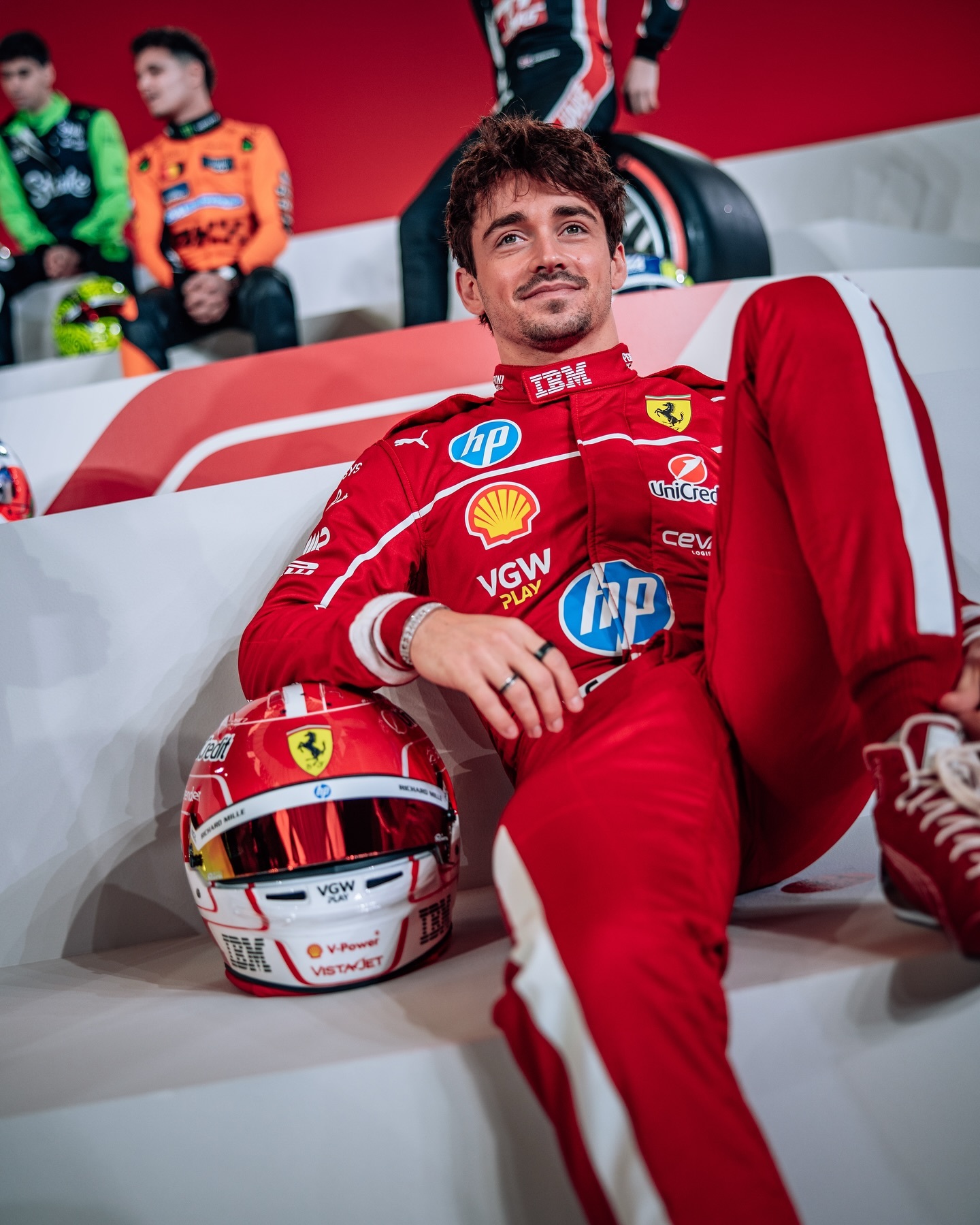 红牛二队轻取梅赛德斯，汉密尔顿惊艳四座