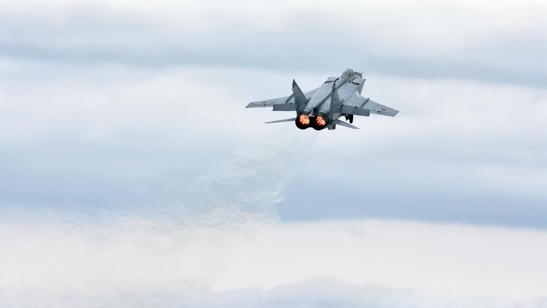 体育跨界狂想曲，当文班亚马篮足双修改写英超争冠格局